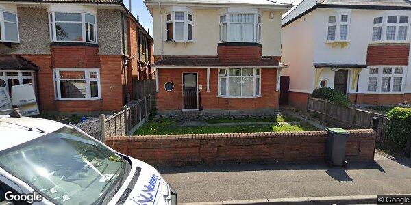 Street view of 4 Leamington Road