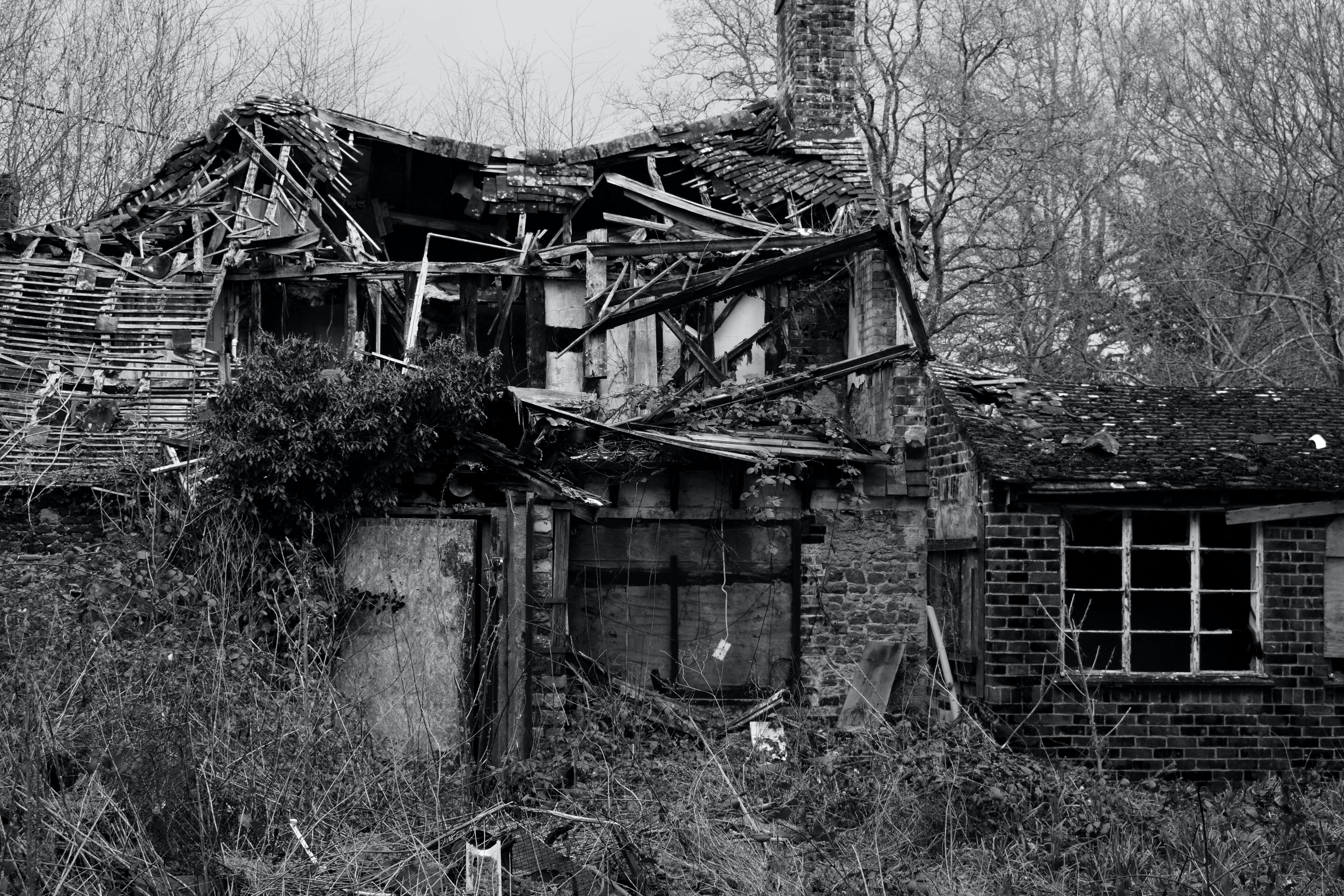 Picture of an old run down house